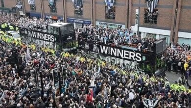 ربع مليون مشجع يحتفلون بتتويج نيوكاسل يونايتد بأول لقب بعد 70 عاما 6 ربع مليون مشجع يحتفلون