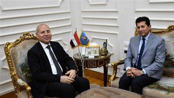 علي رأسها مبادرة تراك في الشارع، تفاصيل لقاء وزير الرياضة ومحافظ القاهرة