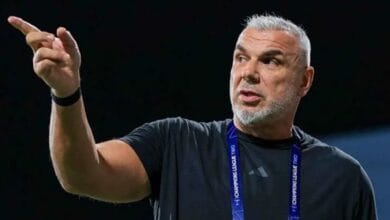 كوزمين أولاريو مدربا