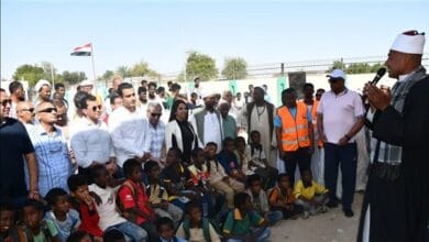 وزير الرياضة يفتتح الملعب الخماسي بمركز شباب حلايب ويوجه بتطوير المبني الإداري 9 وزير الرياضة يفتتح