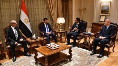 وزير الرياضة يلتقي