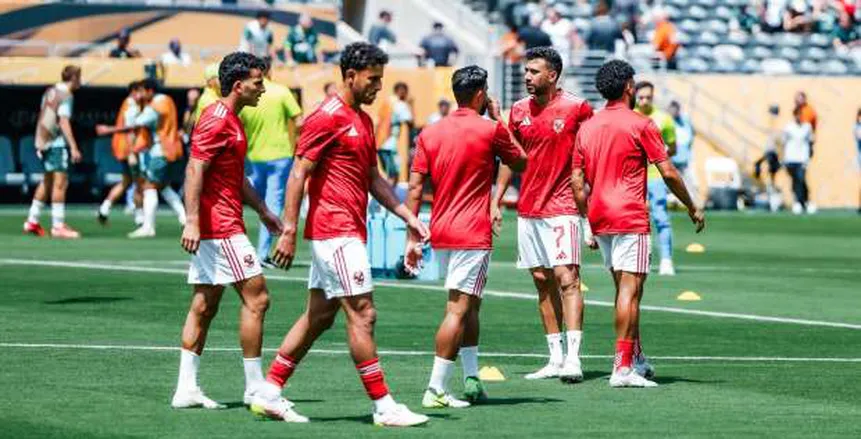 13 لاعبا على مقاعد بدلاء الأهلي أمام بورتو في كأس 13 لاعبا على مقاعد بدلاء الأهلي أمام بورتو في كأس العالم للأندية