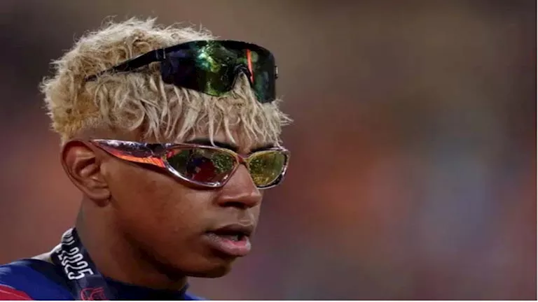 وصل إلى الأهلي والزمالك.. كيف دخل احتفال النظارة الشمسية كرة القدم؟