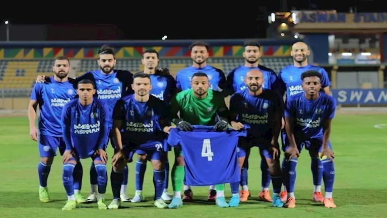 مدرب الزمالك السابق يتولى قيادة فريق أسوان (صور)