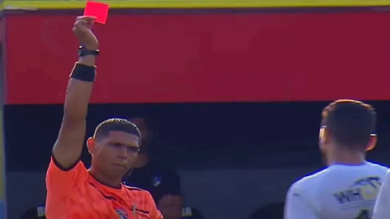 14 حالة طرد في الدوري المصري بعد ثلاث جولات.. تعرف عليهم