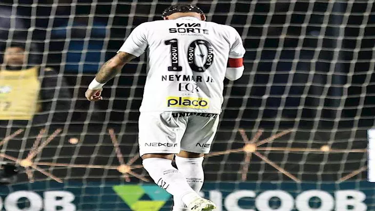 6 صور لبكاء نيمار بعد الهزيمة التاريخية لسانتوس في الدوري البرازيلي 2 6 صور لبكاء نيمار بعد الهزيمة التاريخية لسانتوس في الدوري البرازيلي