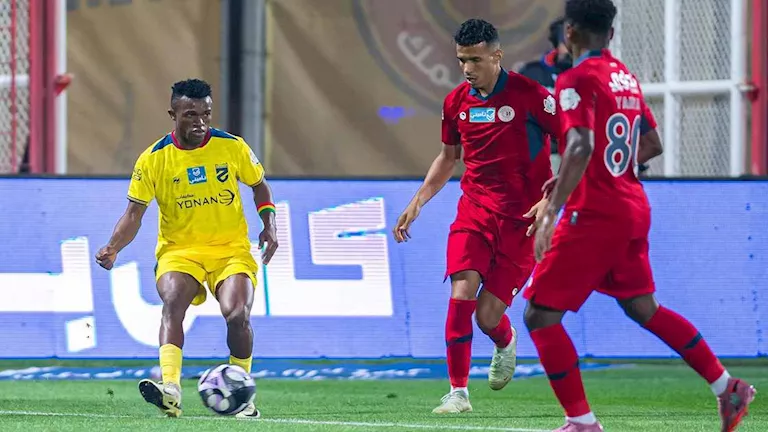 التعادل الإيجابي يحسم نتيجة مباراة ضمك والحزم في افتتاح الدوري السعودي