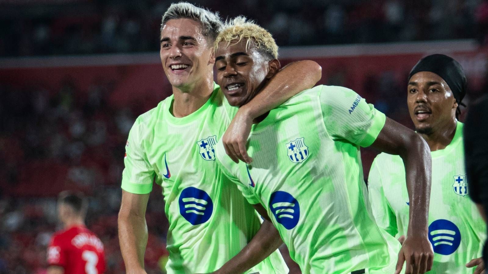 النيران الصديقة تنقذ برشلونة أمام ليفانتي في الوقت القاتل | كووورة 22 kooora logo