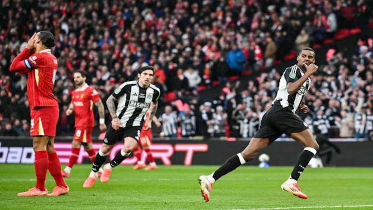 تاريخ مواجهات ليفربول ونيوكاسل قبل مباراتهما اليوم بالدوري الإنجليزي