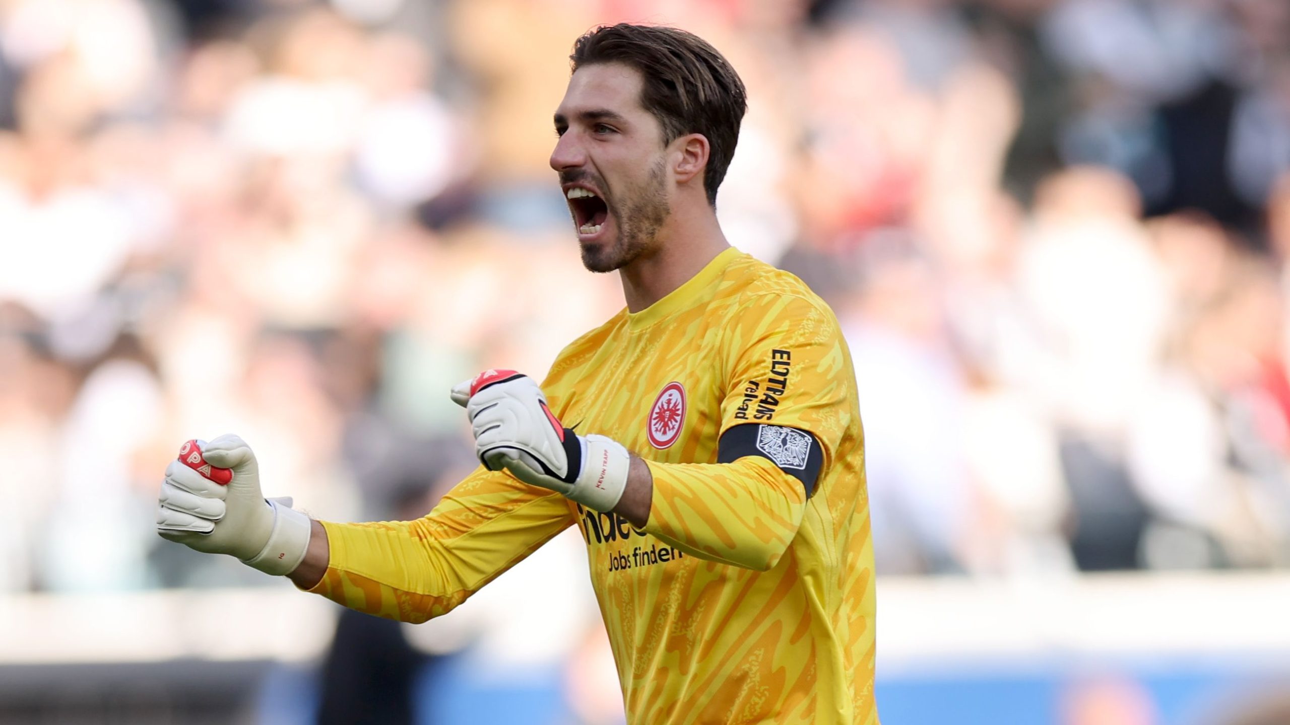 حارس فرانكفورت على أعتاب العودة للدوري الفرنسي | كووورة 10 kooora logo