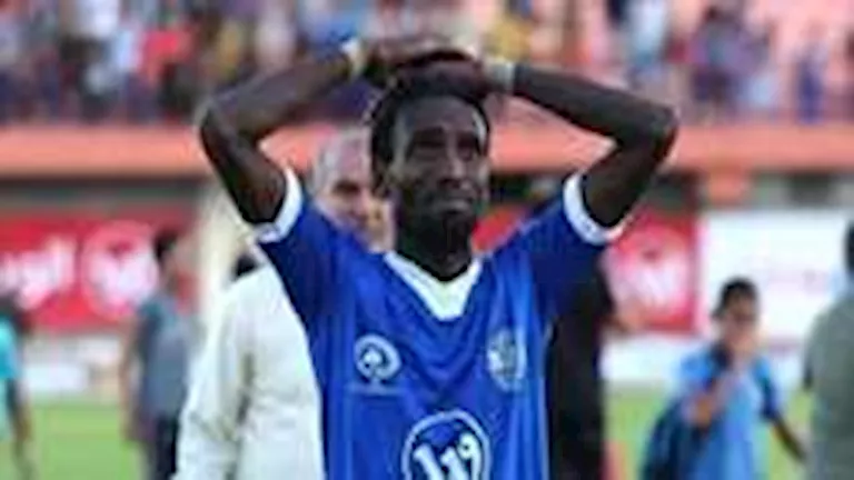 زوجة بيليه فلسطين تستغيث بمحمد صلاح: "أنقذ أبناء سليمان واطلب حقه"