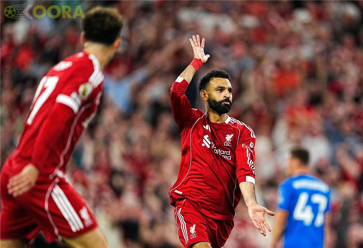 صلاح يهدد صدارة هداف اليونايتد التاريخي بالدوري الإنجليزي