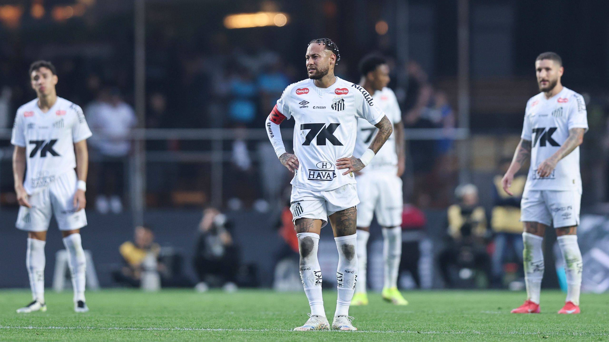 نيمار يبكي بحرقة بعد زلزال تاريخي مع سانتوس | كووورة 8 kooora logo