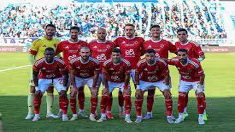 الكشف عن طاقم تحكيم مباراة الأهلي و إنبي في الدوري