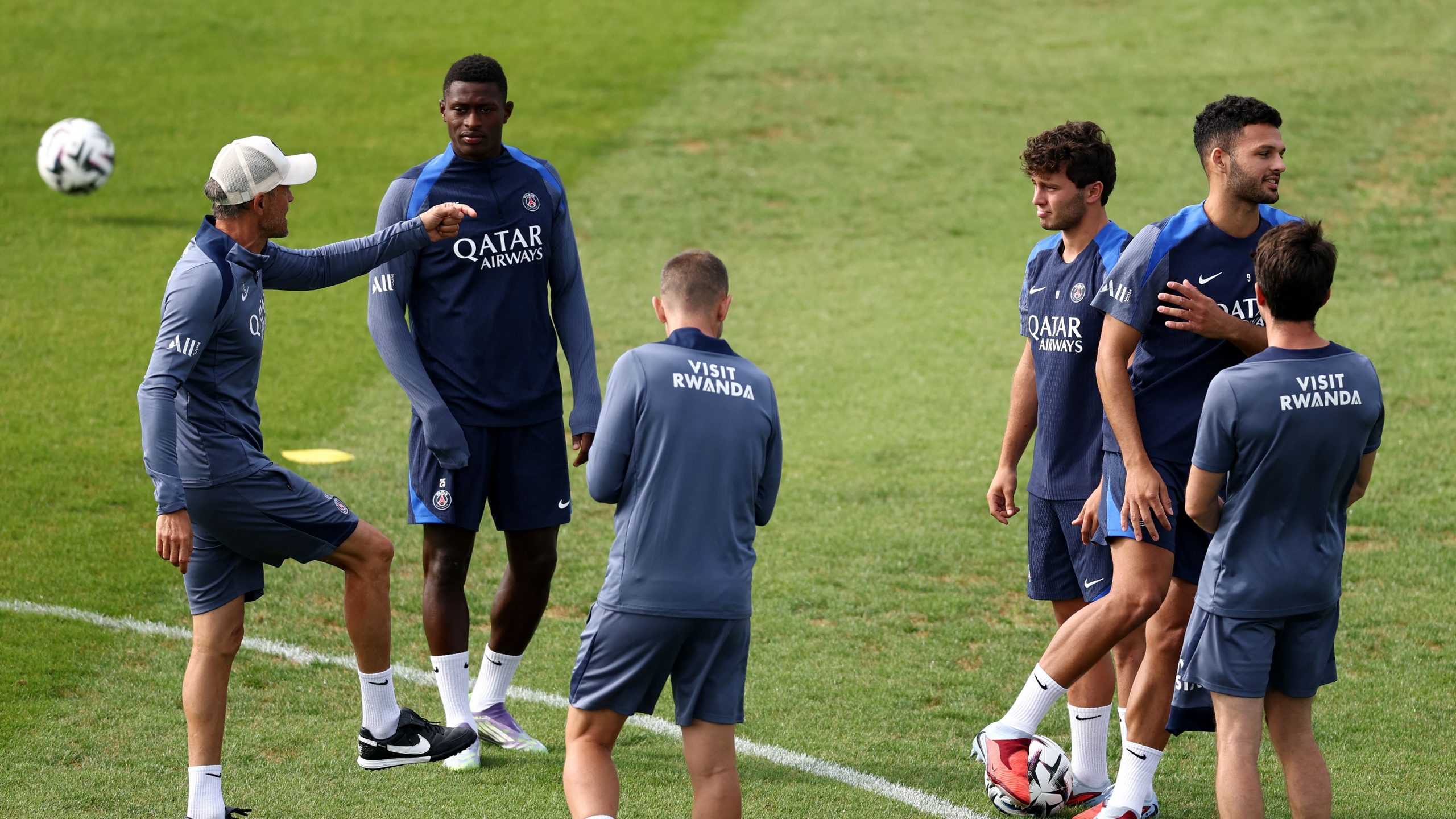 إنزاجي - يايسله - رامون بلانيس