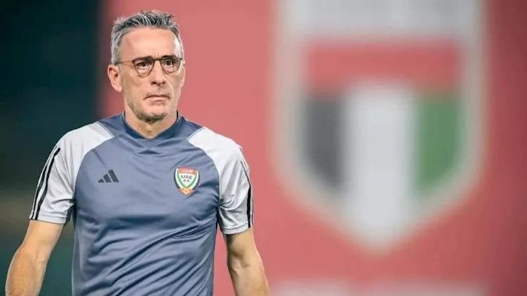 تطورات مفاوضات الأهلي مع مدرب الإمارات السابق