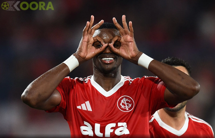 مانشستر يونايتد يصارع الهلال والنصر على جوهرة البرازيل