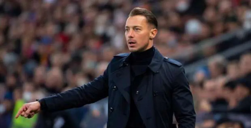 مدرب أهلي جده يحفز لاعبيه قبل صدام بيراميدز في إنتركونتيننتال مدرب أهلي جده يحفز لاعبيه قبل صدام بيراميدز في إنتركونتيننتال