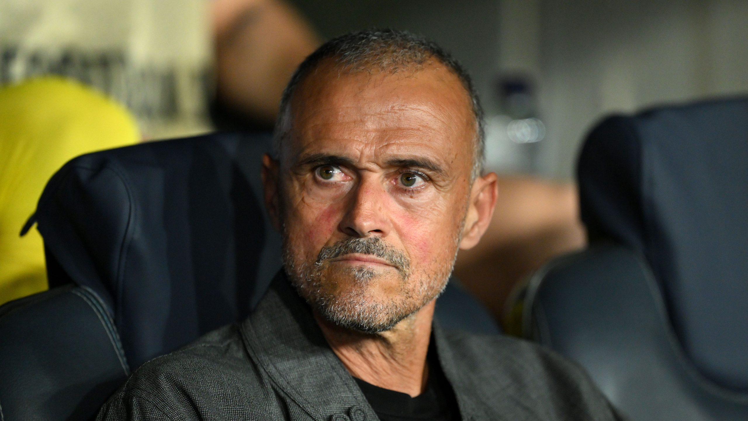 إشادة من معسكر ريال مدريد بقرار إنريكي الجريء | كووورة 18 kooora logo