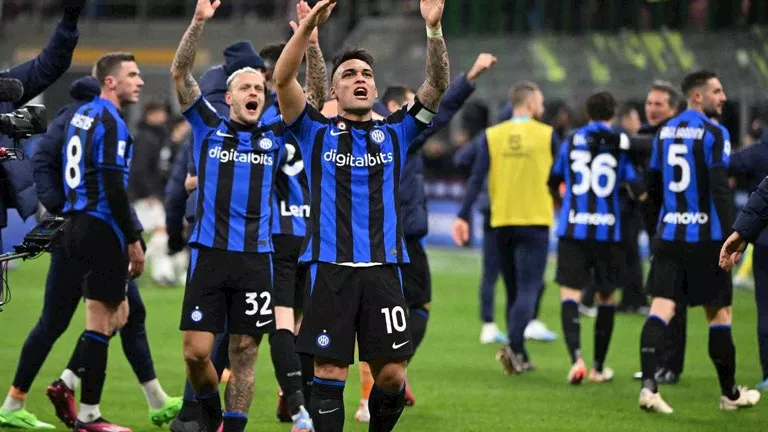 القنوات الناقلة لمباراة إنتر ميلان ونابولي في الدوري الإيطالي 15 القنوات الناقلة لمباراة إنتر ميلان ونابولي في الدوري الإيطالي