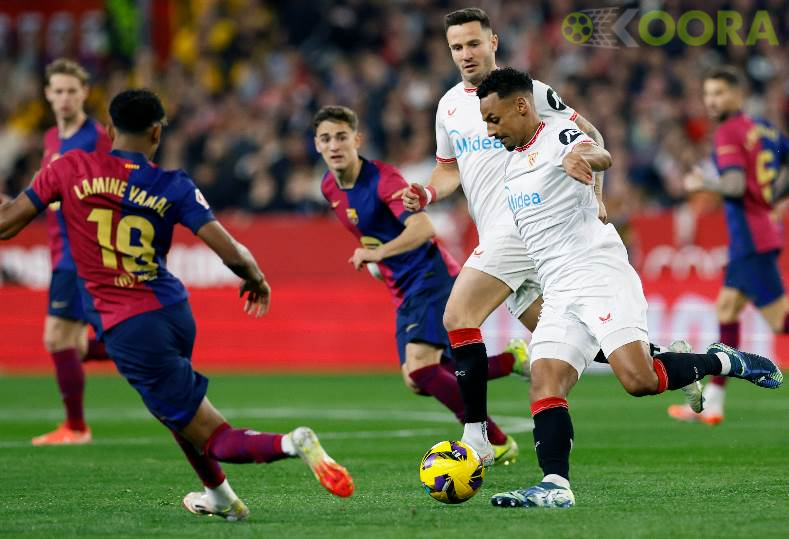 برشلونة ضيفاً ثقيلاً على إشبيلية من أجل صدارة الليجا