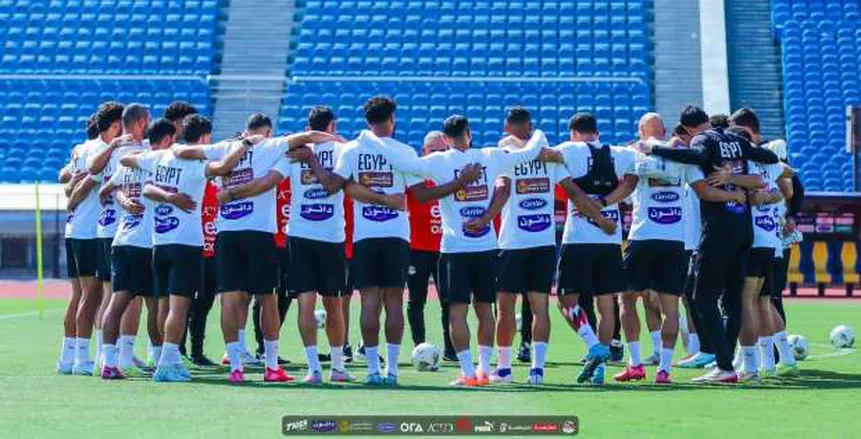 بمشاركة محمد صلاح منتخب مصر يخوض مرانه الأخير قبل السفر بمشاركة محمد صلاح.. منتخب مصر يخوض مرانه الأخير قبل السفر إلى المغرب