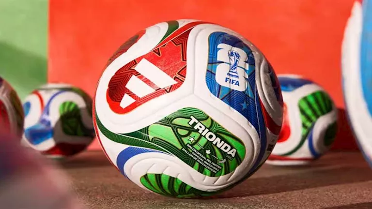 "صُممت خلال 3 سنوات ونصف وبها شريحة استشعار".. كل ماتريد معرفته عن كرة