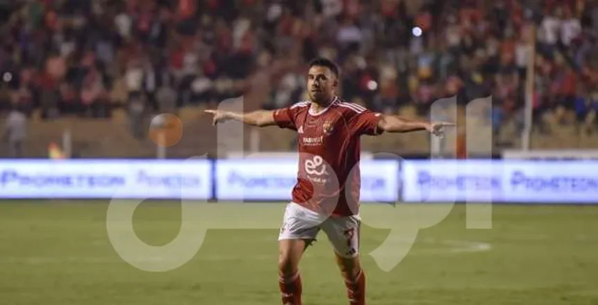 عاجل رد رسمي يحسم جدل عمولة والد زيزو في صفقة عاجل.. رد رسمي يحسم جدل عمولة والد زيزو في صفقة انتقاله للأهلي