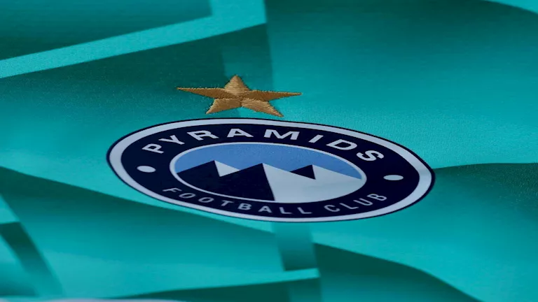 موعد وحكام مباراة بيراميدز ونهضة بركان في السوبر الأفريقي