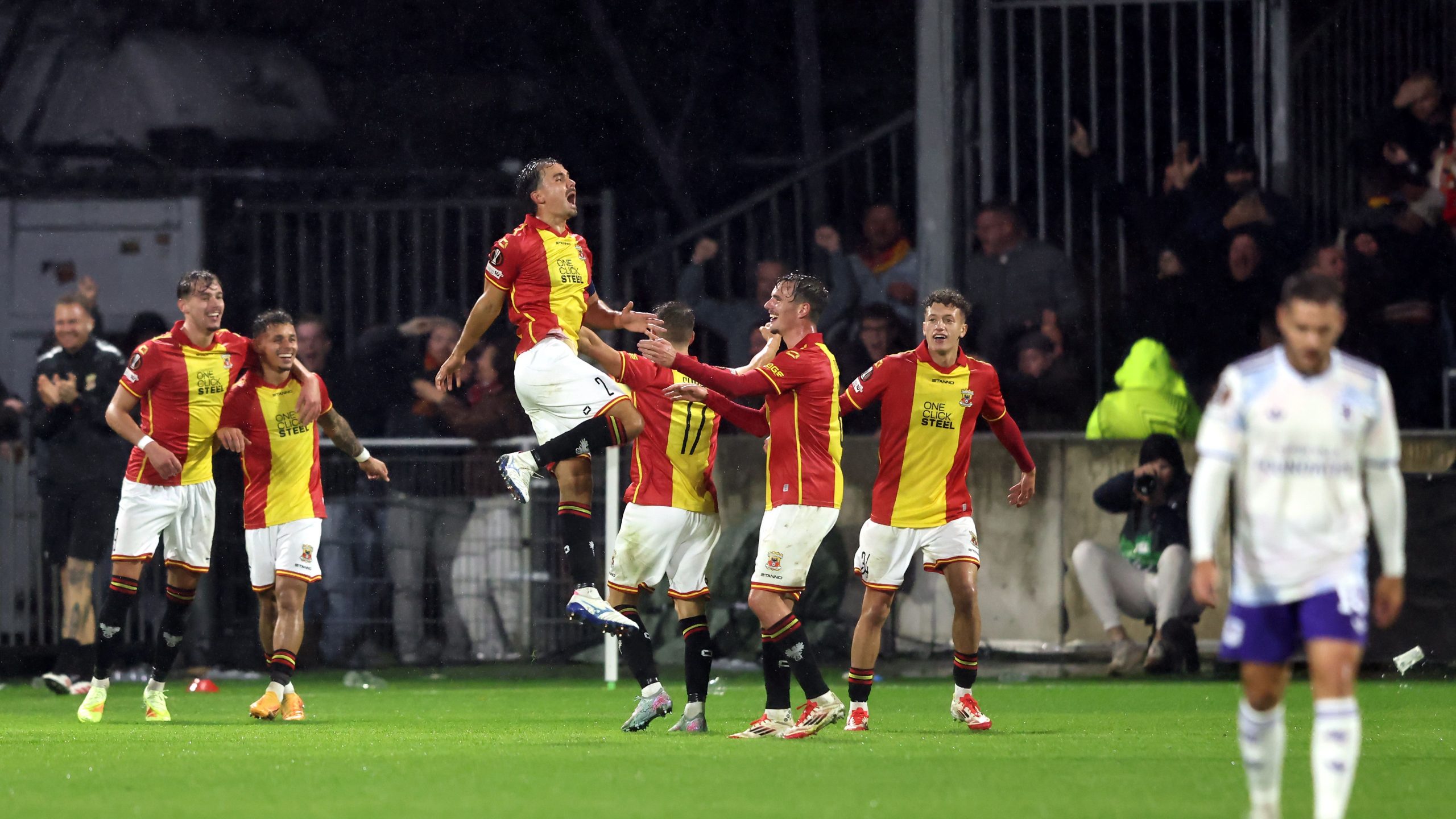 يوروبا ليغ: سقوط فيلا وروما وفوز ثالث لليون وميدتيلاند وبراغا | كووورة 20 simone inzaghi