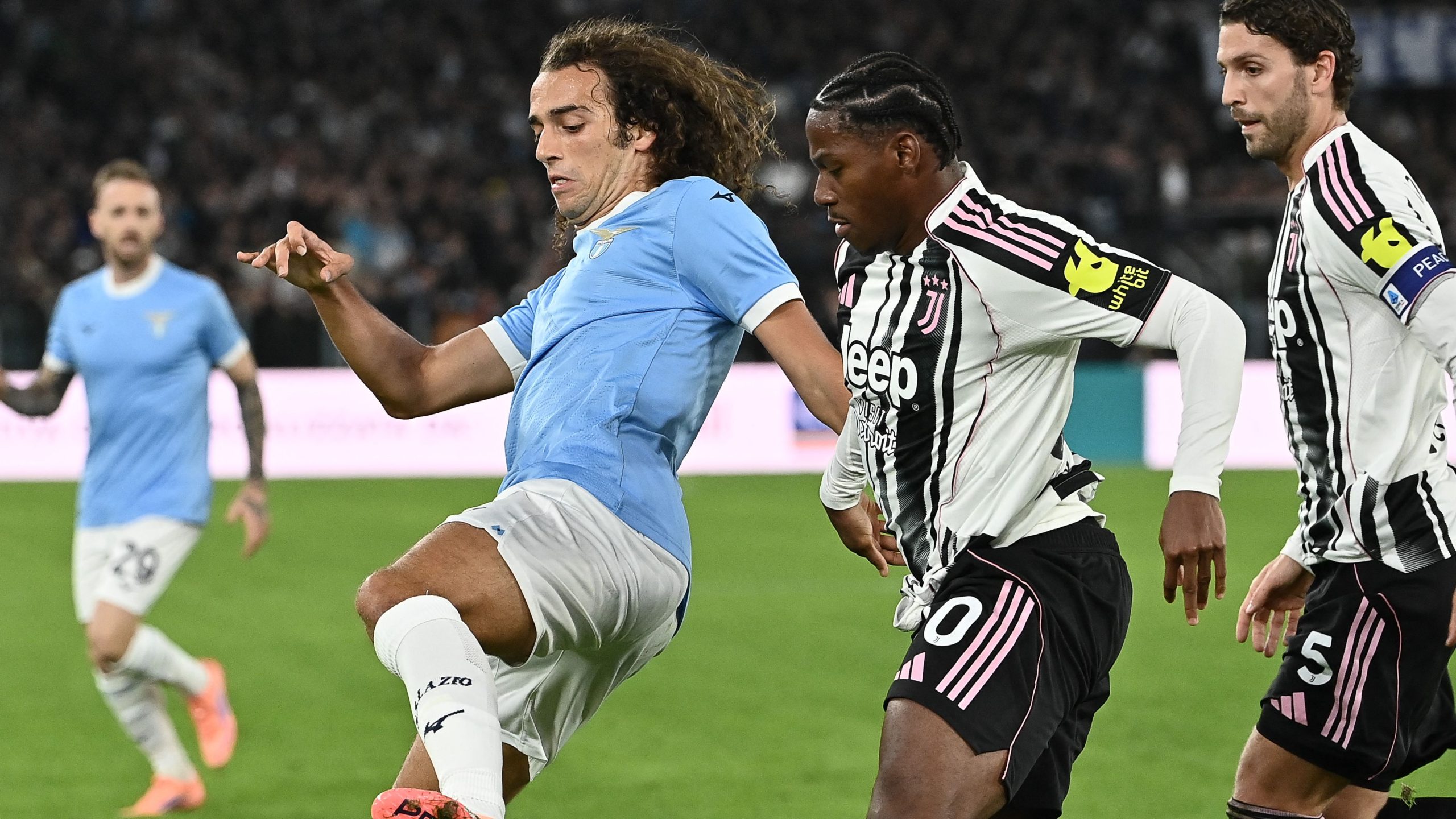 يوفنتوس يواصل الانهيار بخسارة جديدة أمام لاتسيو | كووورة 8 kooora logo