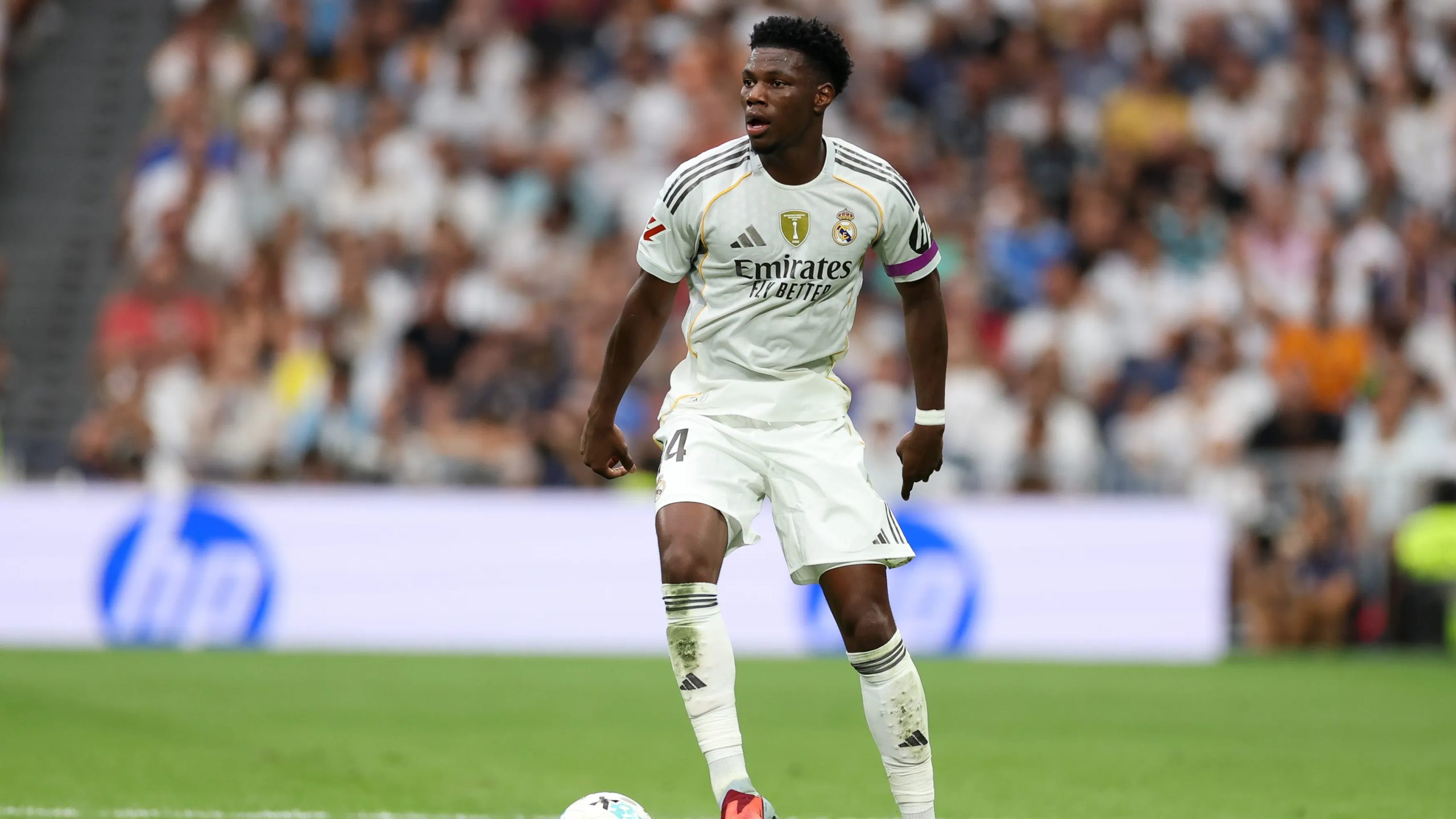 تشواميني: الريال لم يطلب مني الإبداع.. وهذا مركزي المفضل | كووورة 20 kooora logo