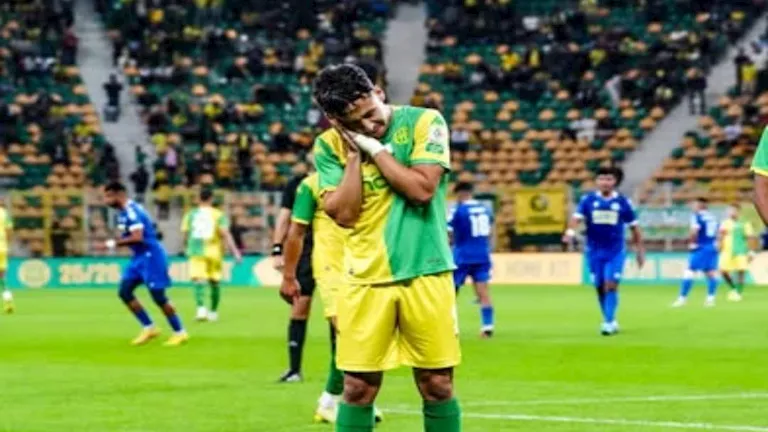 شبيبة القبائل يفوز برباعية في الدوري الجزائري 2 شبيبة القبائل يفوز برباعية في الدوري الجزائري