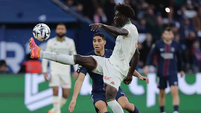 في الوقت القاتل.. باريس سان جيرمان يفوز على نيس بالدوري الفرنسي