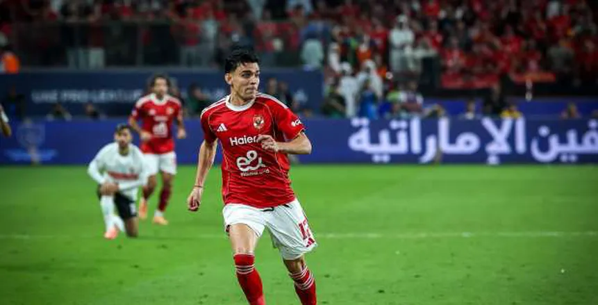 قلب مع جماهير الزمالك بن شرقي يثير الجدل بعد التتويج قلب مع جماهير الزمالك.. بن شرقي يثير الجدل بعد التتويج بالسوبر