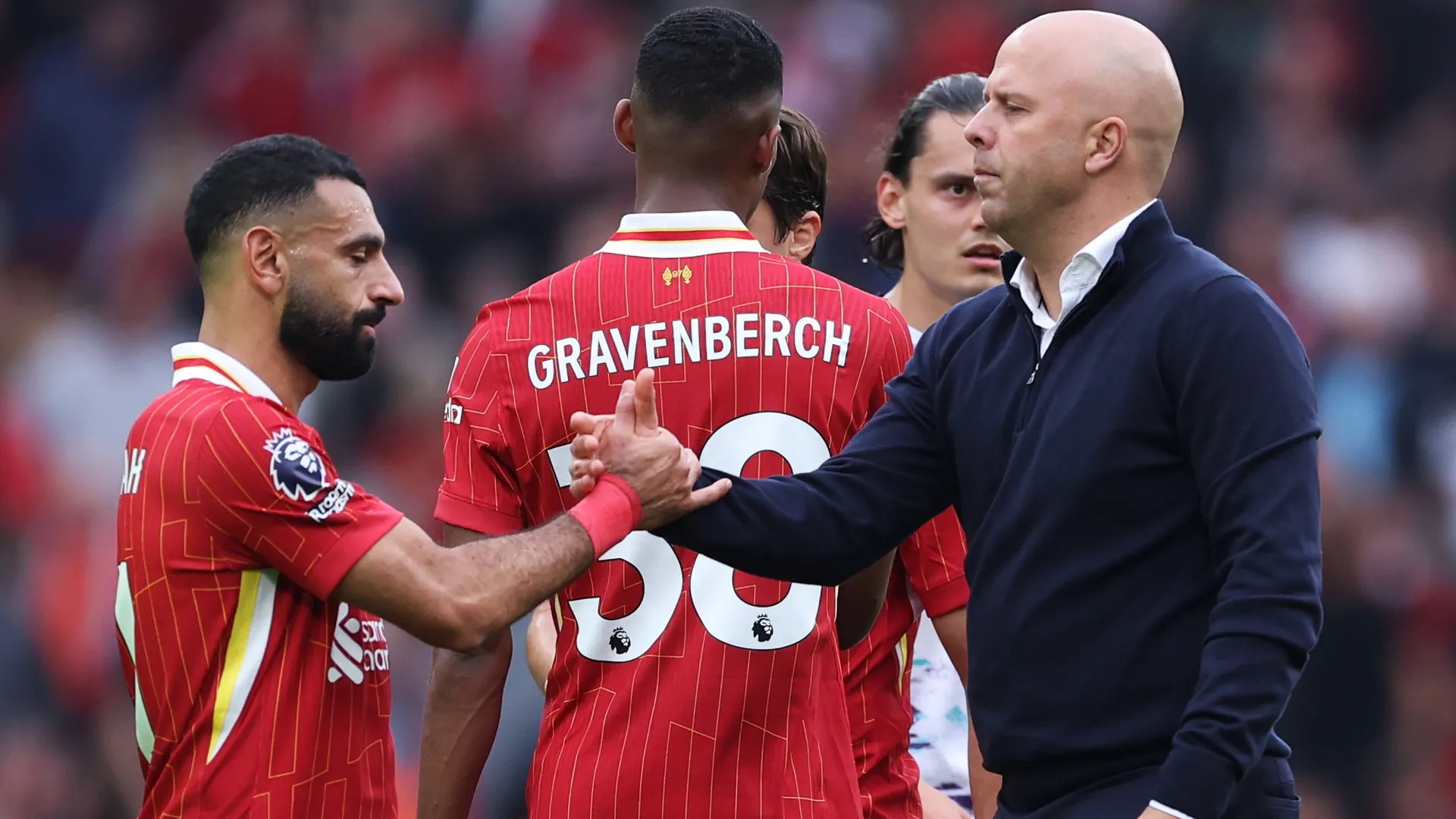 بعد أزمة صلاح.. جماهير ليفربول تساند سلوت أمام إنتر ميلان | كووورة 13 kooora logo