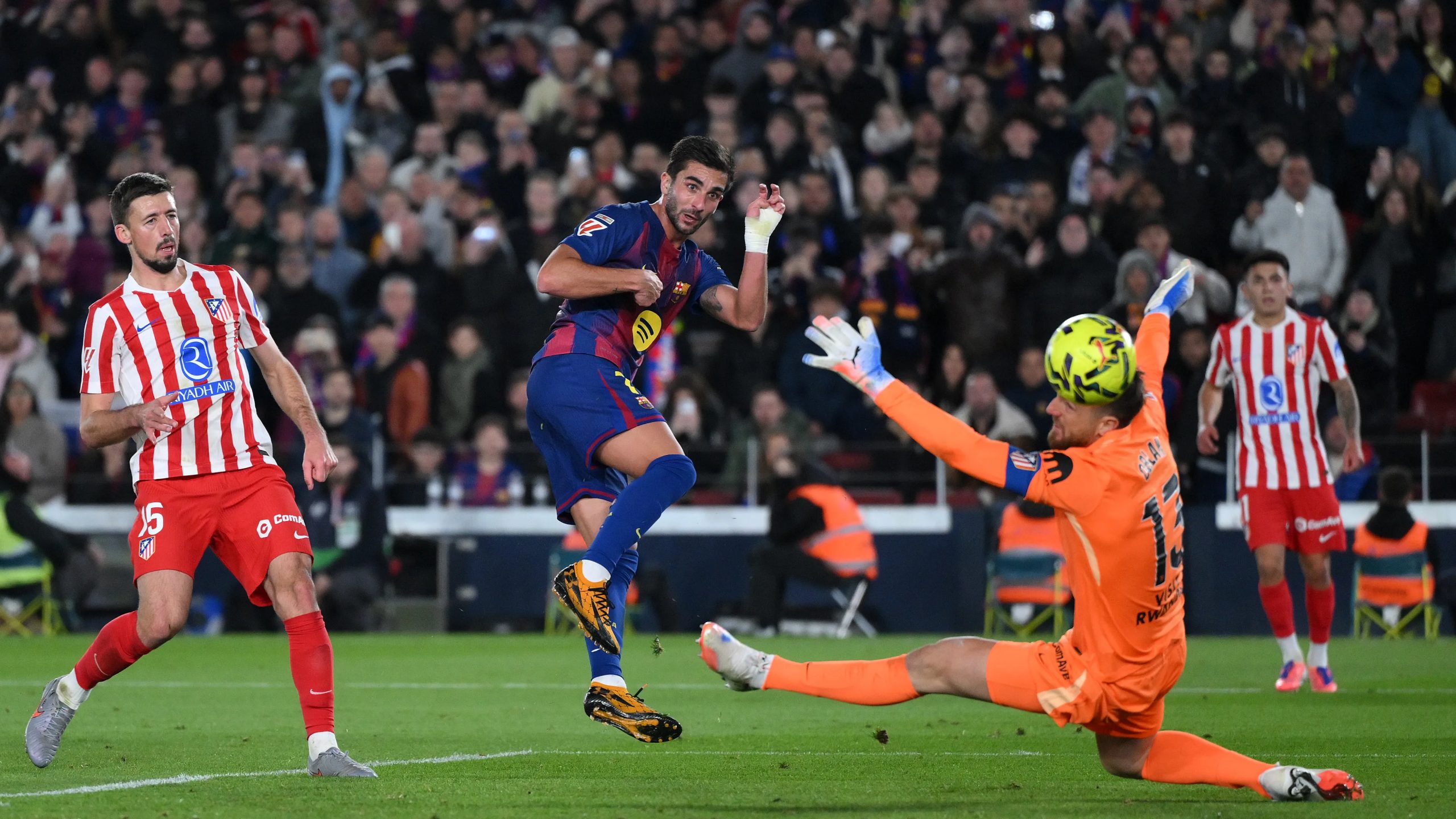 تحليل.. أزمة مزمنة تورط سيميوني أمام فليك | كووورة 1 kooora logo