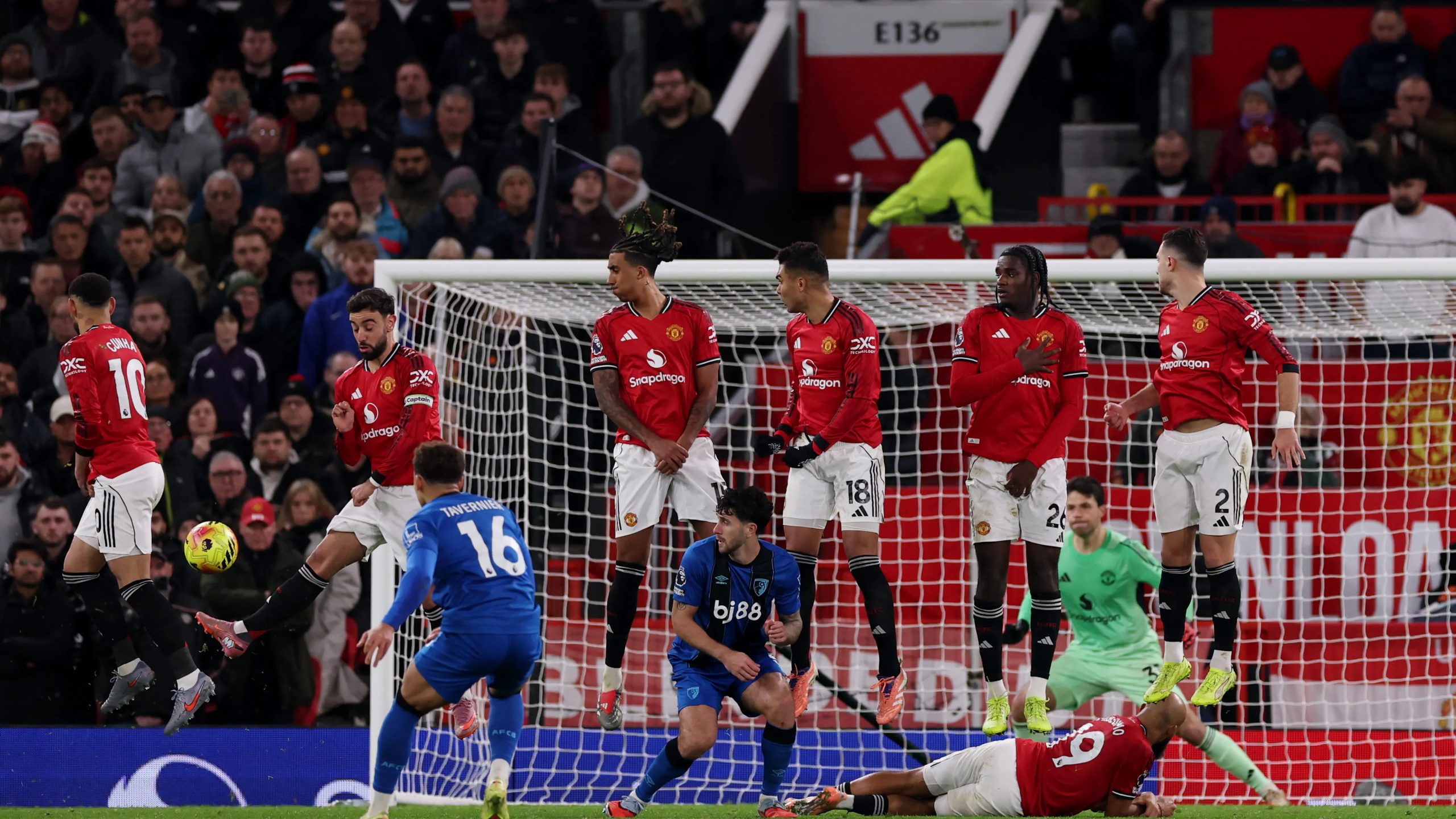 في ليلة درامية.. مانشستر يونايتد يكرر سيناريو السيتي الحزين | كووورة 15 kooora logo