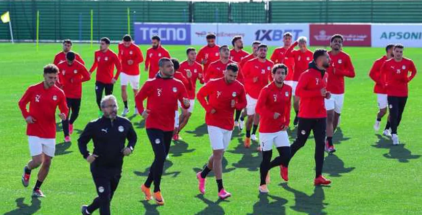 استقبال مفاجئ للاعبي منتخب مصر في فندق الإقامة بعد الفوز على بنين 23 استقبال مفاجئ للاعبي منتخب مصر في فندق الإقامة بعد الفوز استقبال مفاجئ للاعبي منتخب مصر في فندق الإقامة بعد الفوز على بنين