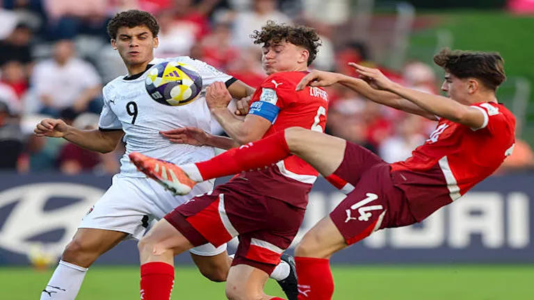 تقرير إسباني يكشف التفاصيل المالية لانتقال حمزة عبد الكريم إلى برشلونة 17 تقرير إسباني يكشف التفاصيل المالية لانتقال حمزة عبد الكريم إلى برشلونة