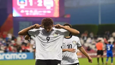 "قبل حمزة عبد الكريم".. ثنائي مصري ارتدى قميص برشلونة الإسباني