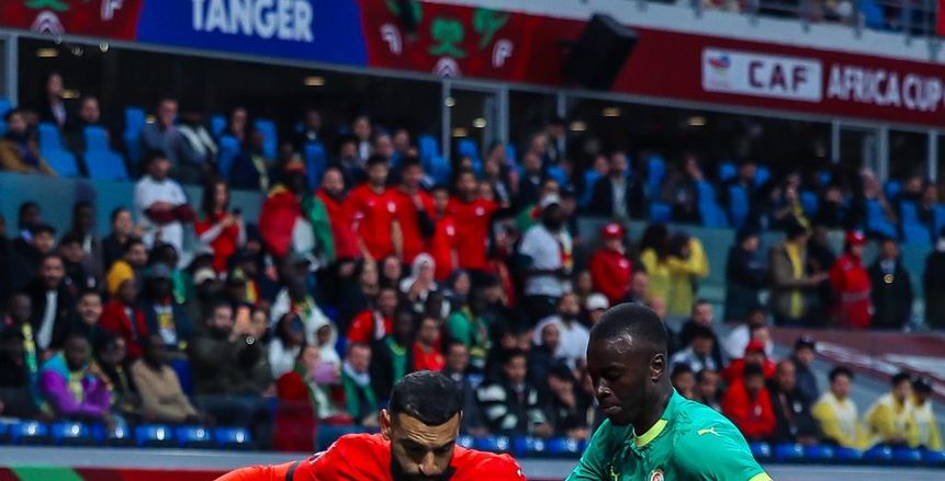 لقطة لم تذاع في مشادة لاعبي مصر والسنغال ضرب محمد لقطة لم تذاع في مشادة لاعبي مصر والسنغال.. ضرب محمد هاني وتجاهل طرد حبيب ديارا