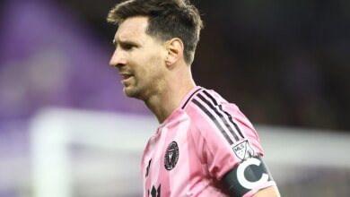 في كامب نو.. زائر غير متوقع يكشف هواية ميسي الغريبة | كووورة 1 فرنسا