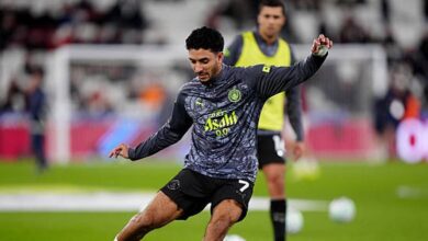 النشرة الرياضية مرموش إلى برشلونة وأكرم توفيق يرد على توقيعه النشرة الرياضية.. مرموش إلى برشلونة وأكرم توفيق يرد على توقيعه للأهلي